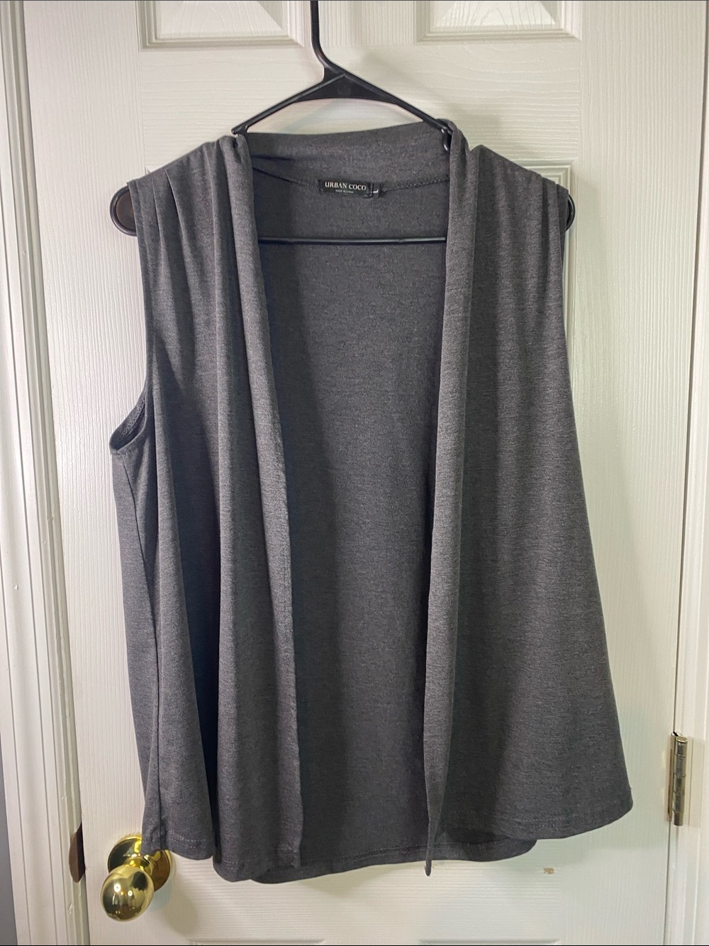 Urban Charcoal Gray Sleeveless Open Front Cardigan Size Large.